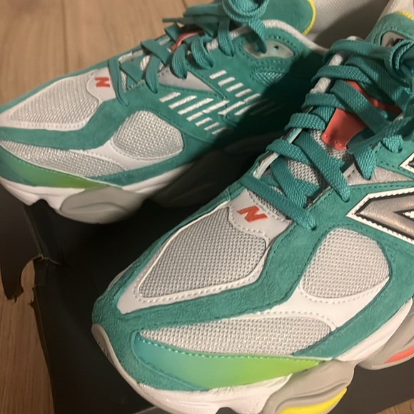 New Balance 9060 DTLR Exclusive - Picture 4 of 6